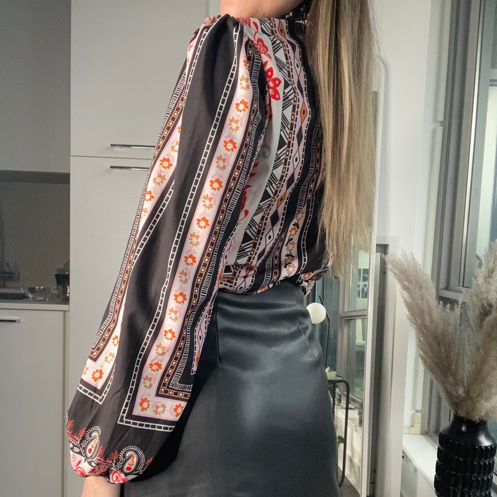 Fashion blouse - Picture 2 of 7